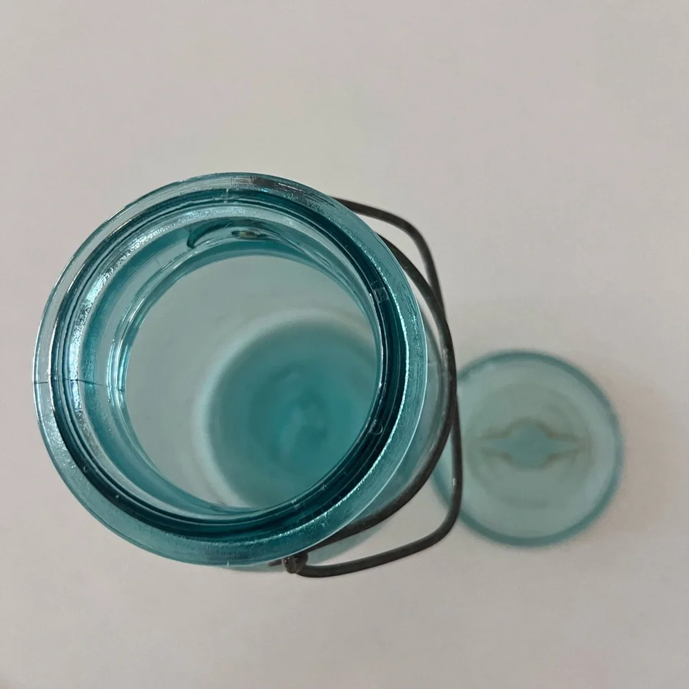 Vintage Blue Ball Quart Glass Container‎